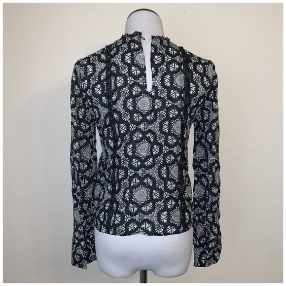 Alice + Olivia Angeline Top in Hexagon Shell (see description, missing button) - Picture 4 of 10